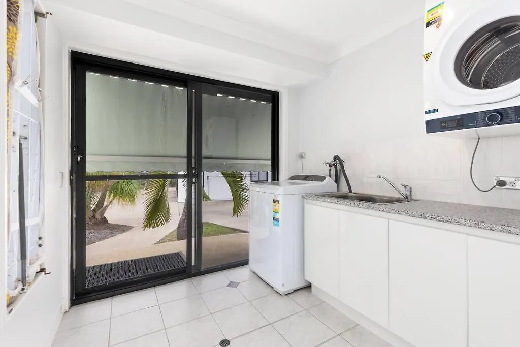Luxury Beachfront Home In Hervey Bay Urangan
