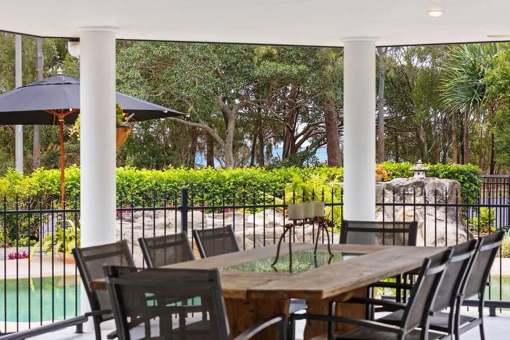 Dom wakacyjny Luxury Beachfront Home In Hervey Bay Urangan Australia